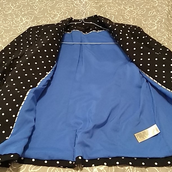 Blazer - Picture 7 of 11